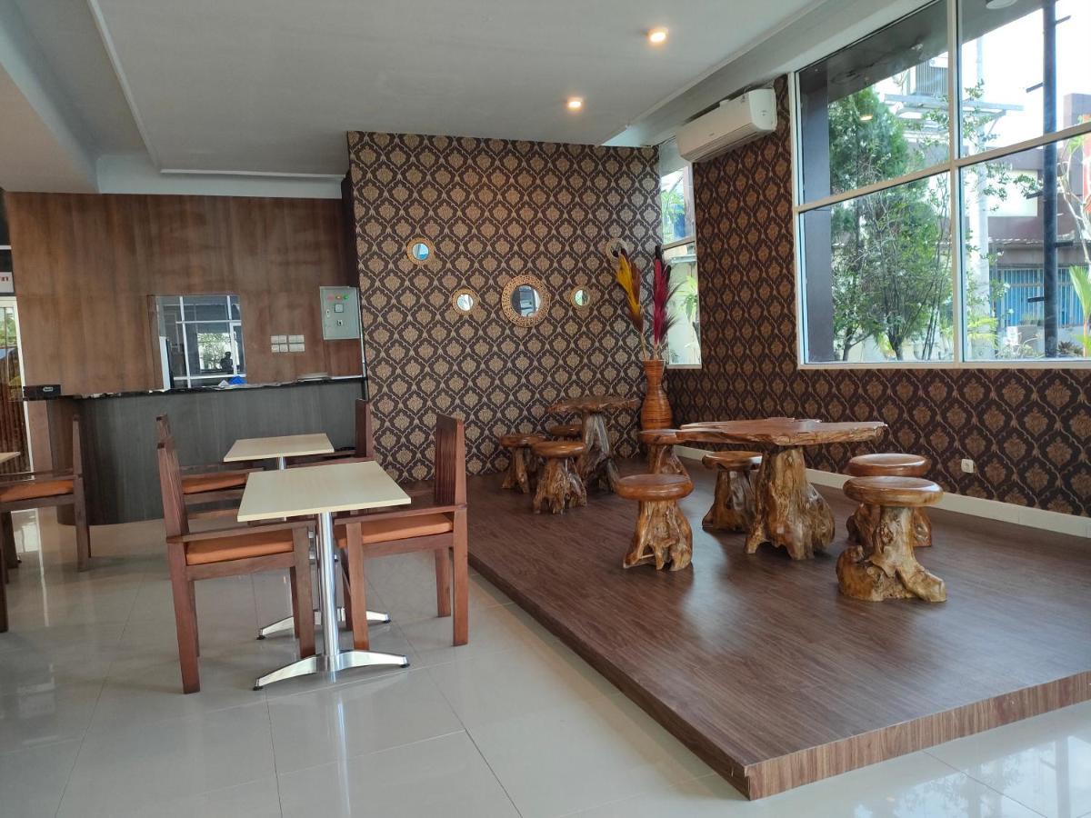 Golden Ganesha Hotel Yogyakarta By Ecommerceloka Gondowulung Exterior foto